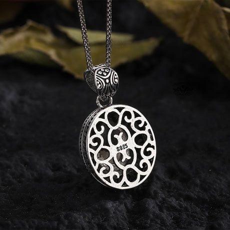 Pearl Skull Queen's Pillbox Locket Necklace™ Skull Accessories – Hollow-Carved Elegance with a Secret Within
