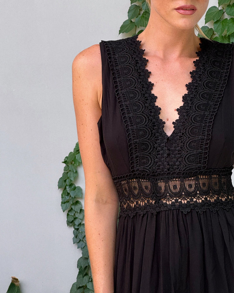 Shelly - Elegant Classic Dress for Women with Deep V-Neckline