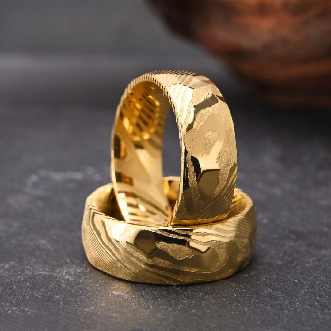 Draxor™ – 18K Gold-Plated Damascus Steel Ring
