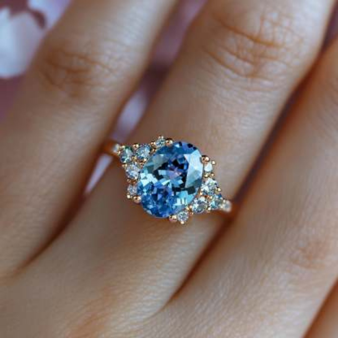 Icelight Crown Ring™ Luxury Ring – 2 Carat Sapphire in Regal Gold Setting