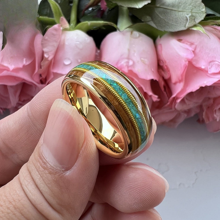 Kaelen™ – Nature’s Depth, Framed in Gold