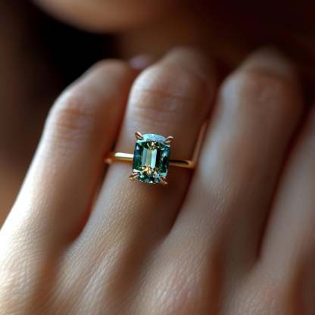 Forest Flame Ring™ Luxury Ring – 1 Carat Moissanite in a Sleek Gold Setting