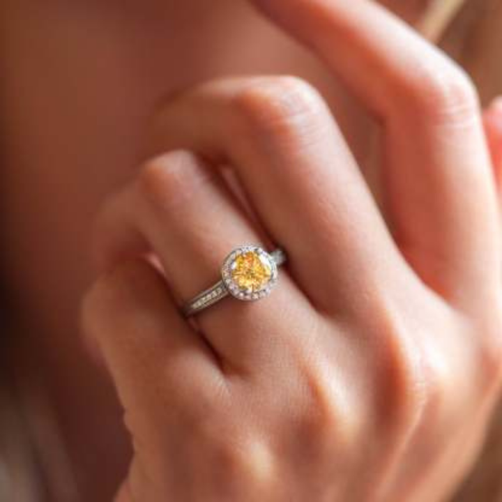 Sunkissed Glow Ring™ Colored Gem Stone – Golden Light in a Classic Halo Design