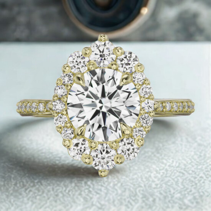 Frosted Halo Ring™ Luxury Ring – Radiant Grandeur in Icy Brilliance