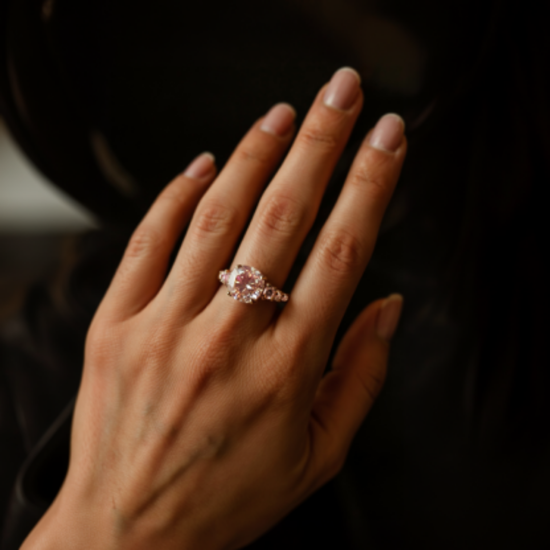 Petal Glow Ring™ Luxury Ring – 2 Carat Moissanite in Soft Silver Elegance