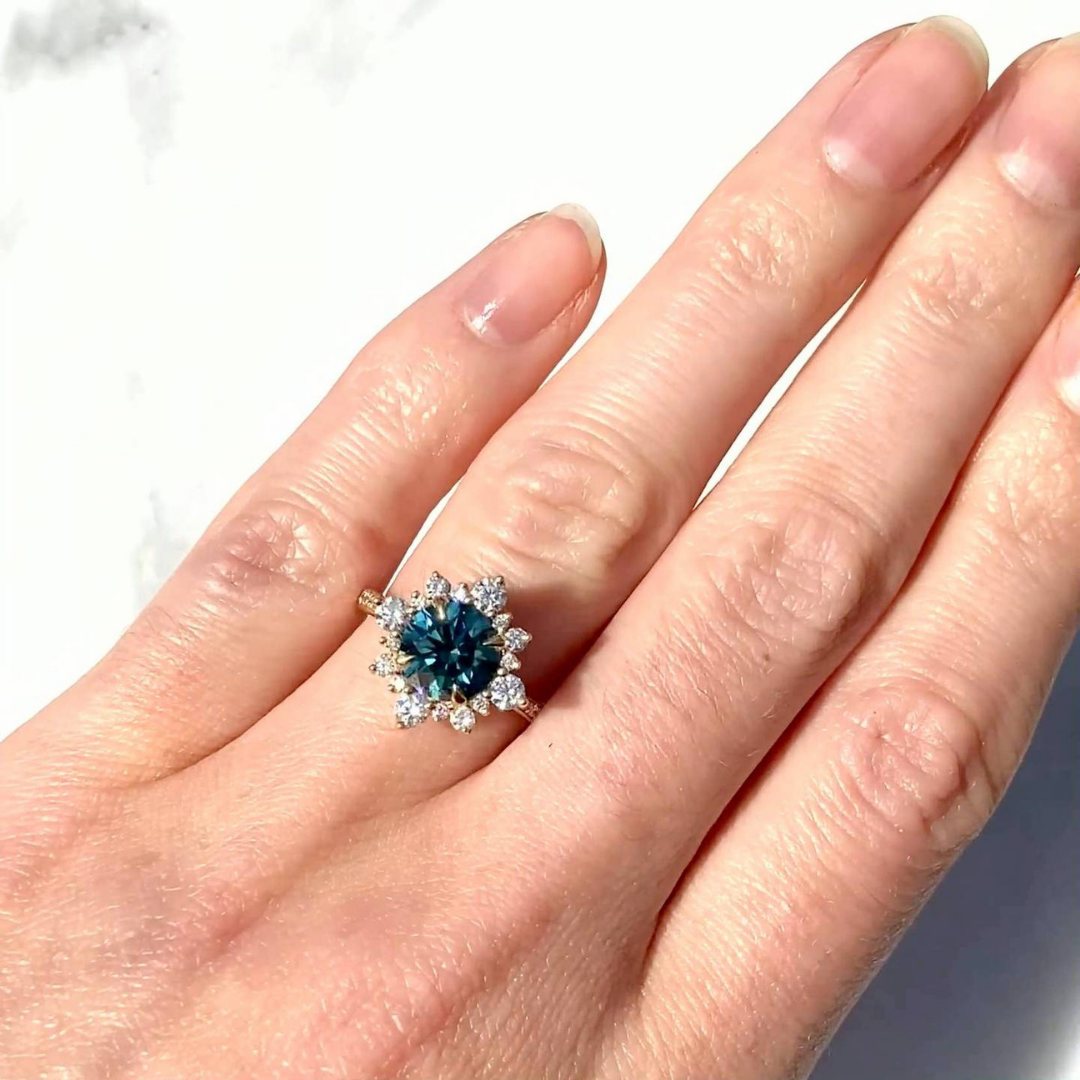 Teal Gleam Ring™ Luxury Ring – Golden Twilight in Every Sparkle