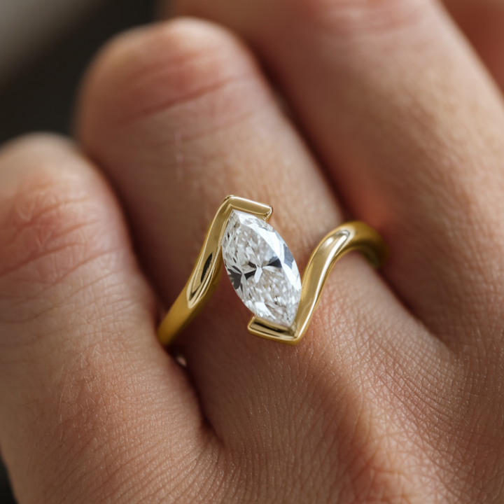 Aurora Tip Ring™ Colored Gem Stone – Sculptural Elegance in a Minimalist Frame