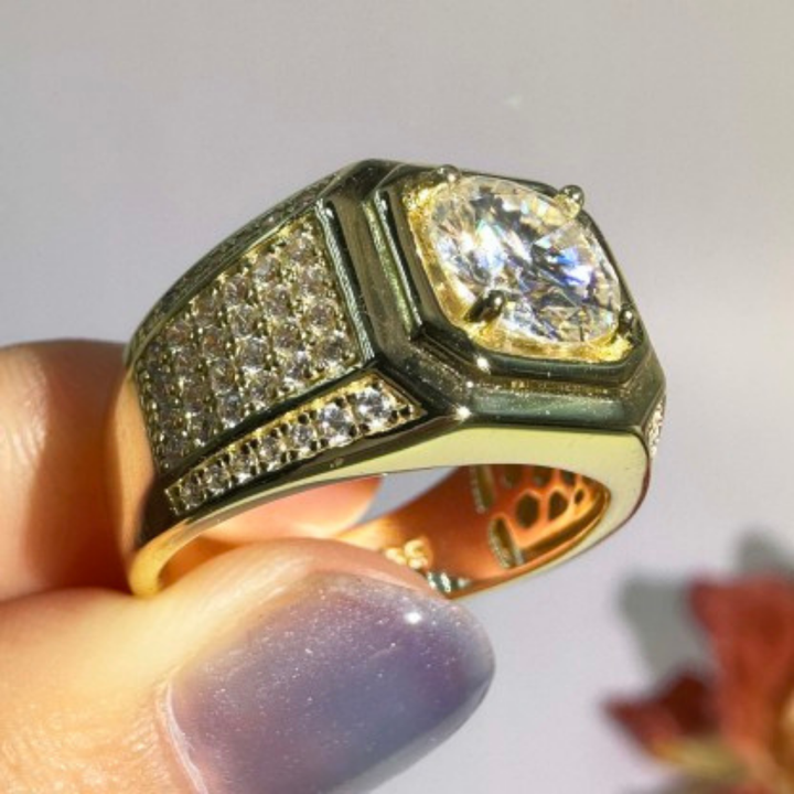 Solar Veil Ring™ Luxury Ring – Bold Elegance in Every Detail