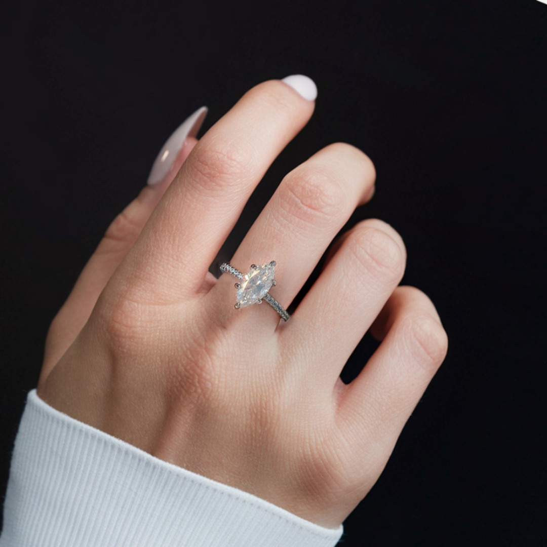 Roseblade Ring™ Colored Gem Stone – Dazzling Sparkle in an Eternity Setting