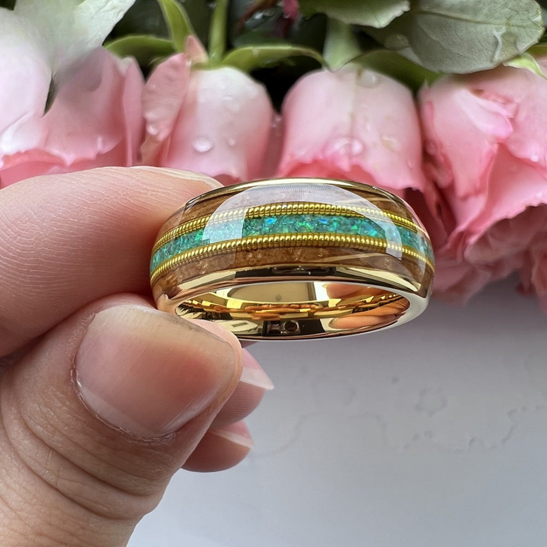 Kaelen™ – Nature’s Depth, Framed in Gold