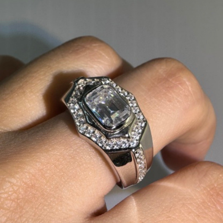 Moonveil Spark Ring™ Luxury Ring – Silver Moissanite Elegance Ring