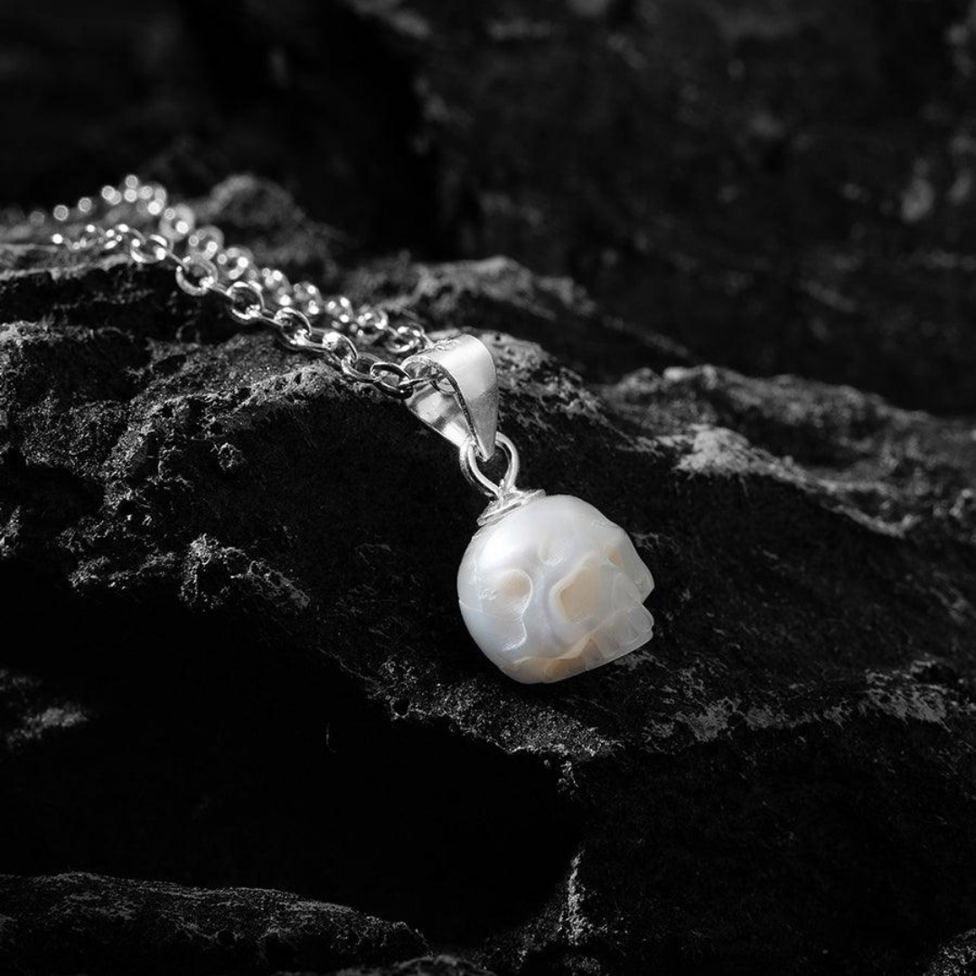 Gothic Minimalist Pearl Cranium Pendant Necklace™ Skull Accessories – Subtle Elegance Meets Symbolic Edge
