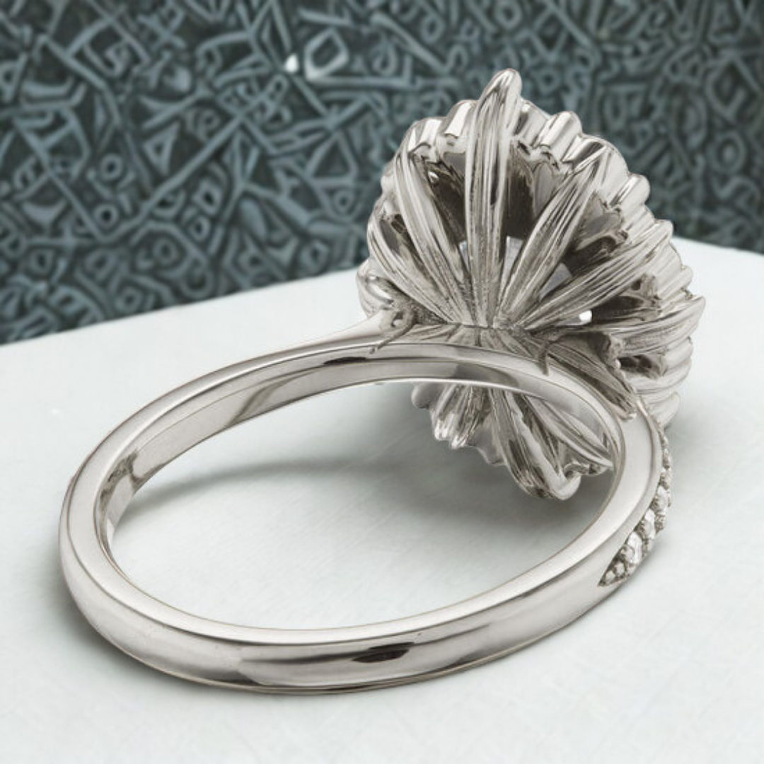 Frosted Halo Ring™ Luxury Ring – Radiant Grandeur in Icy Brilliance