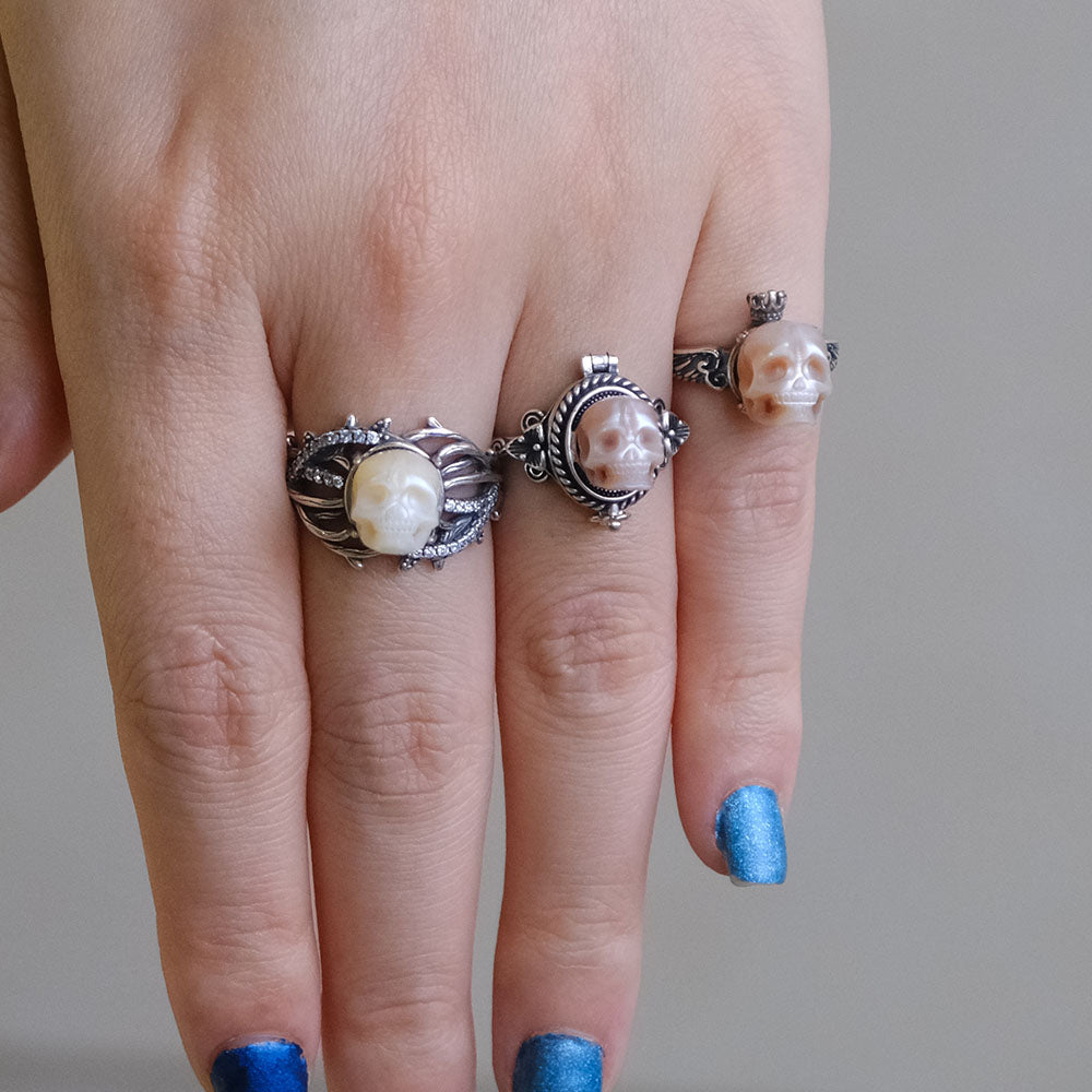 Antique Pearl Skull Queen Crown Engraved Ring™ Skull Accessories  – Vintage Skull Ring with Regal Crown and Intricate Carvings