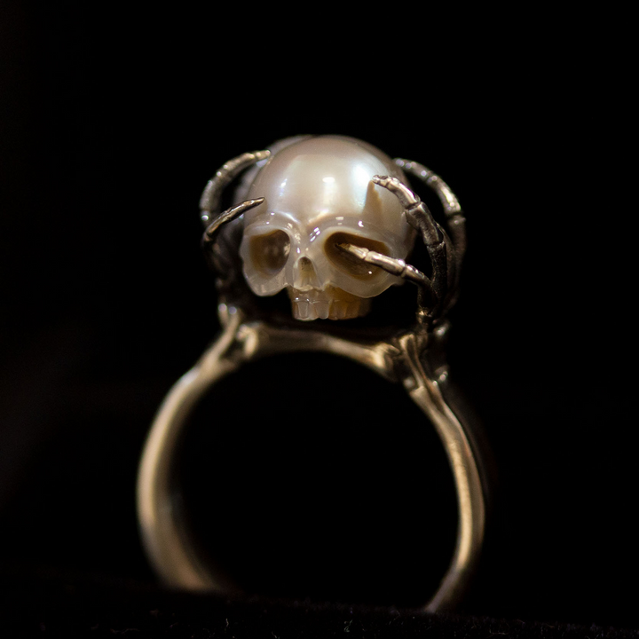 Be A Thinker Grey Pearl Cranium Ring™ Skull Accessories – A Symbol of Reflection and Depth