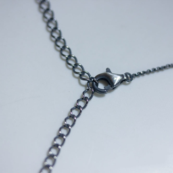 Hands on Head Skull Cranium Necklace™ Skull Accessories – Bold Gothic Expression with Emotional Depth