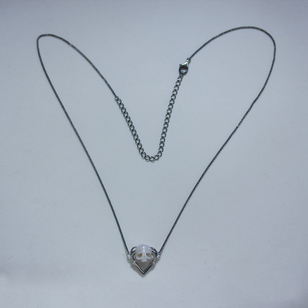 Hands on Head Skull Cranium Necklace™ Skull Accessories – Bold Gothic Expression with Emotional Depth