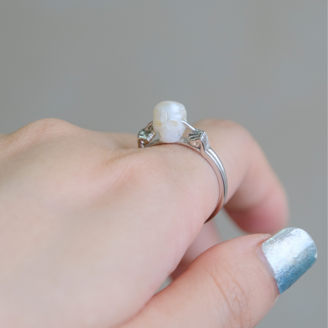 Hear No Evil Pearl Skull Ring™ Skull Accessories  – A Symbol of Inner Silence