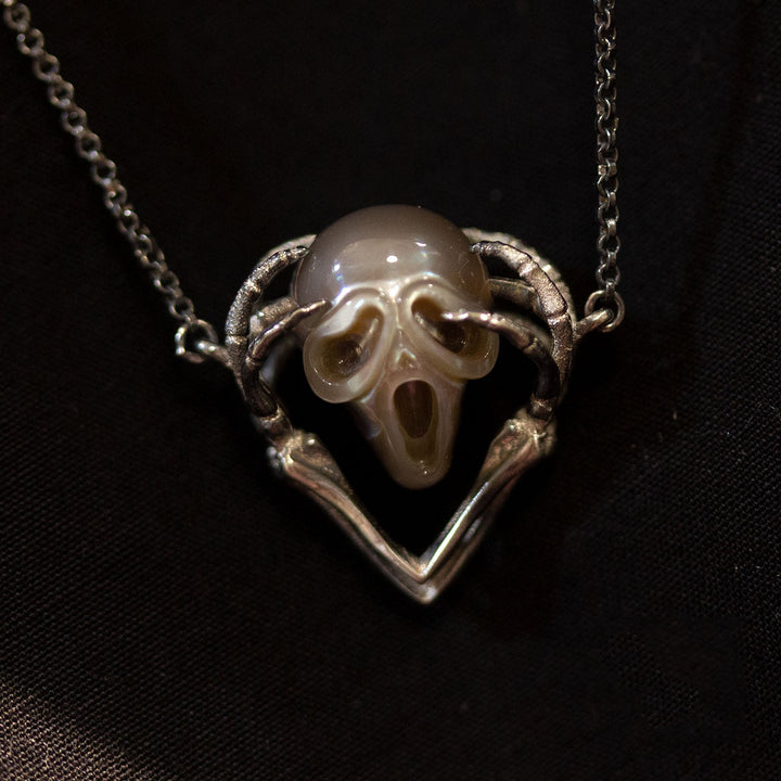 Screaming Soul Hand-Carved Pearl Necklace™ Skull Accessories – A Haunting Expression of Emotion