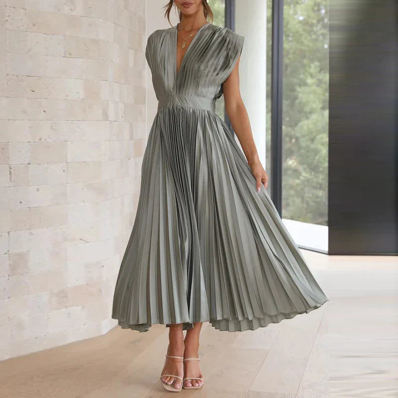 Heather– New Women's Dress with Pleats, Zipper, and Sleeveless Design