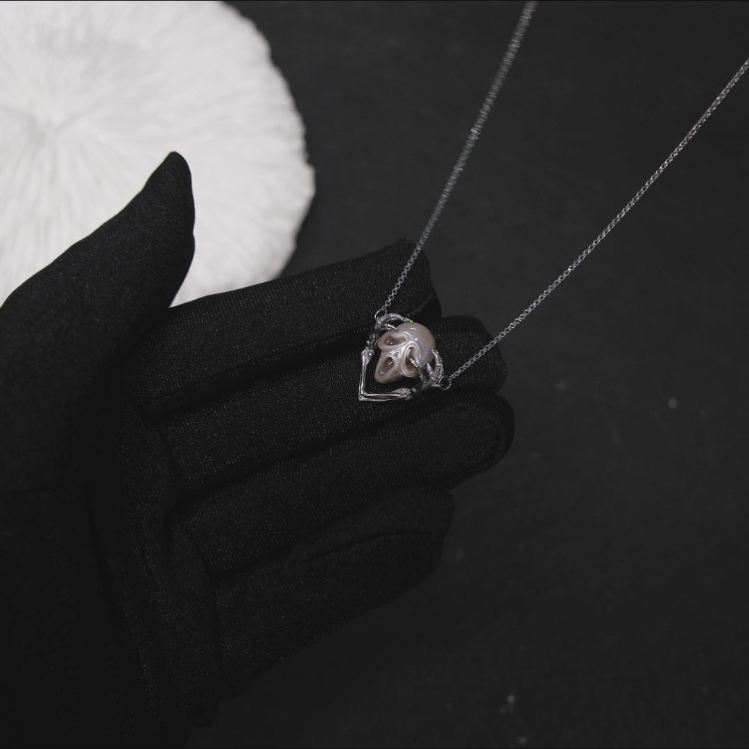 Screaming Soul Hand-Carved Pearl Necklace™ Skull Accessories – A Haunting Expression of Emotion