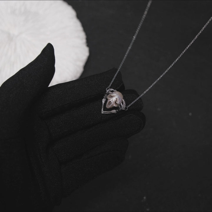 Screaming Soul Hand-Carved Pearl Necklace™ Skull Accessories – A Haunting Expression of Emotion