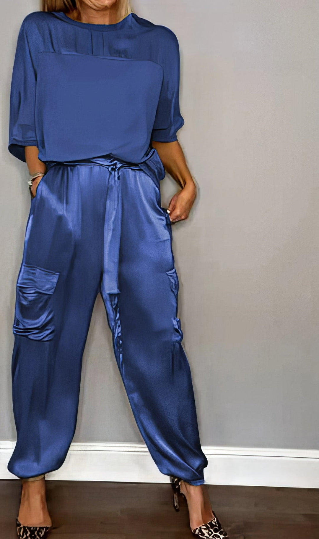 Amelia™ - Chic Two-Piece Set Blouse and Cargo Pants